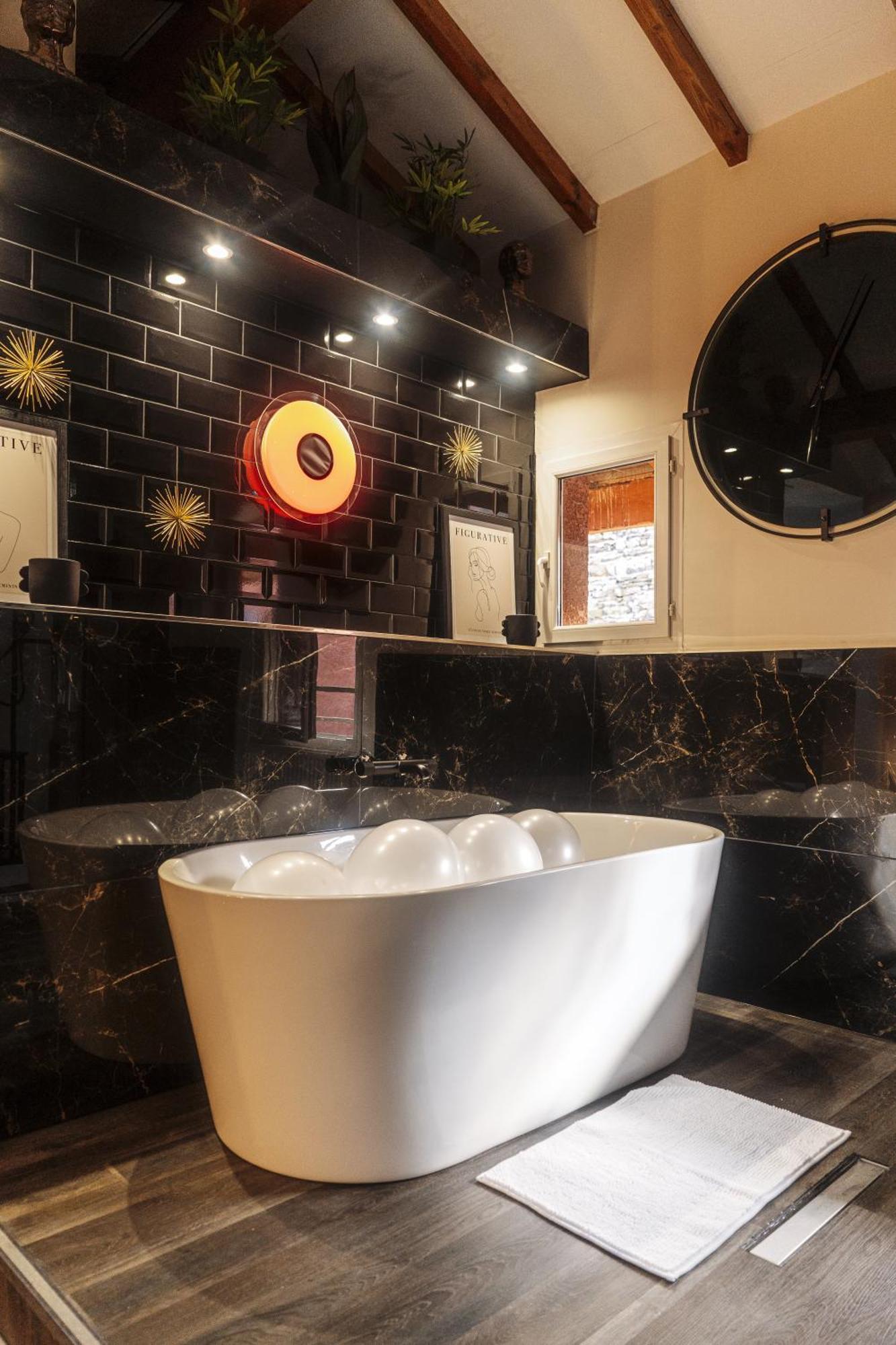 Appart Hotel Le 8 La Suite - Parking Gratuit - Mâcon Zewnętrze zdjęcie